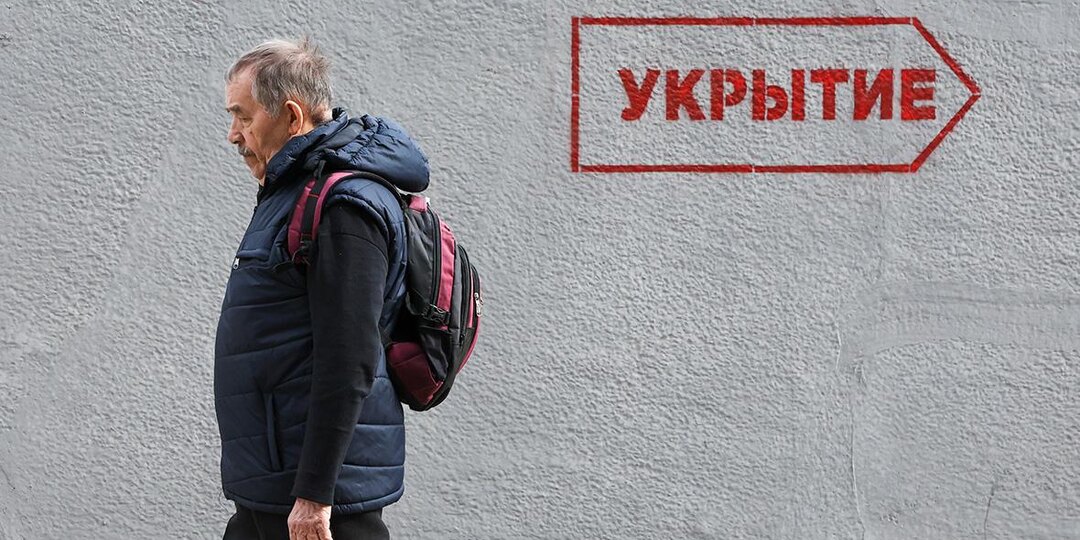 Беспилотник атаковал строящуюся многоэтажку в Курске