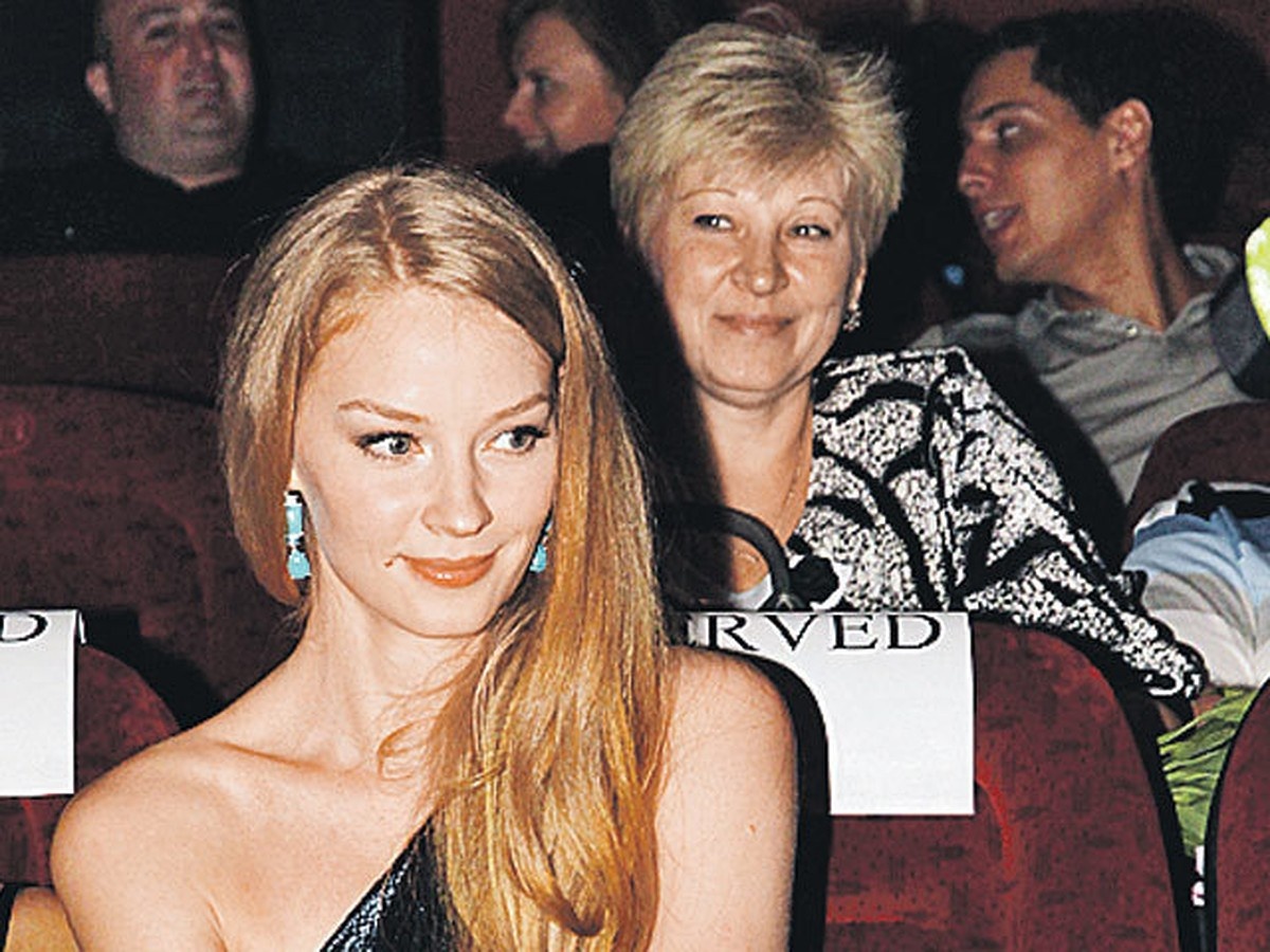 Светлана Ходченкова с мамой. Фото: КП