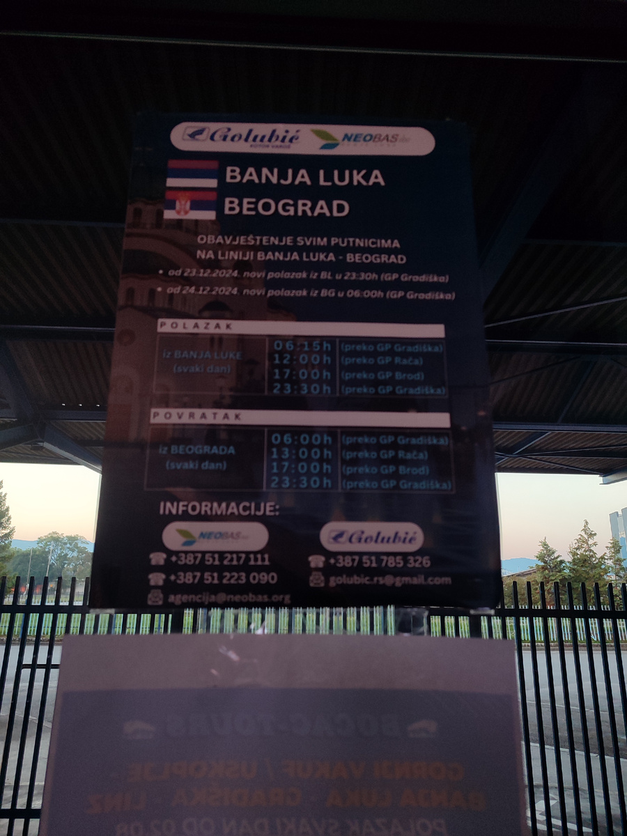 Внимательно посмотрите на указанные в расписании названия пограничных переходов - не все из них подойдут, если у вас нет шенгенской визы. Например, при следовании через городок Градишка нам придëтся пересекать границу с Хорватией, где нам скажут, что это не безвизовая для россиян Сербия, и отправят восвояси. 