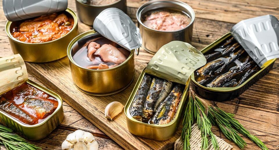 «Сардины на черный день». Венесуэльцы сметают с полок рыбные консервы и яйца