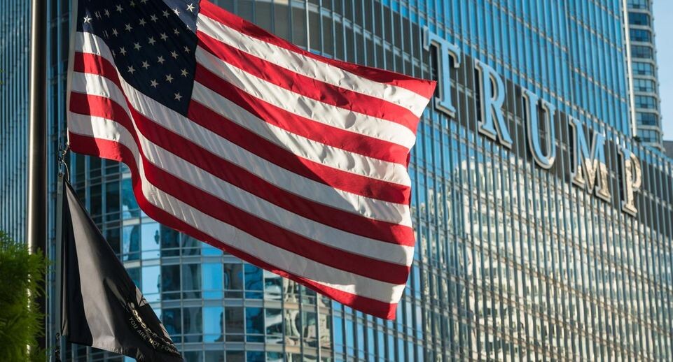 «С глазу на глаз он был с ним гораздо, гораздо жестче». Что случилось во время переговоров Трампа с Зеленским