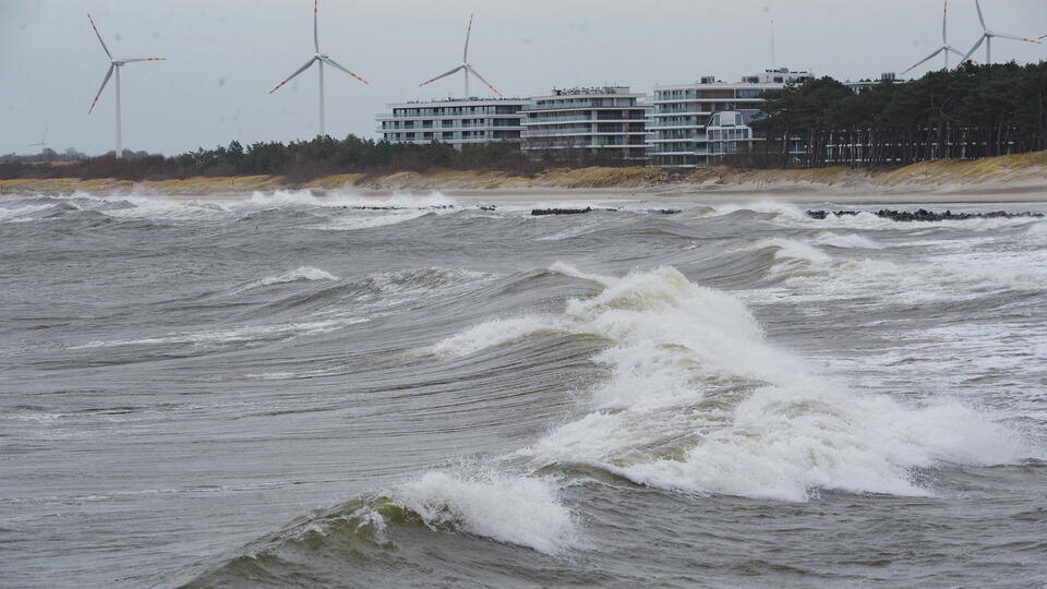     Премьер Латвии: в Балтийском море поврежден оптоволоконный кабель Piotr Kowala/EPA/TASS
