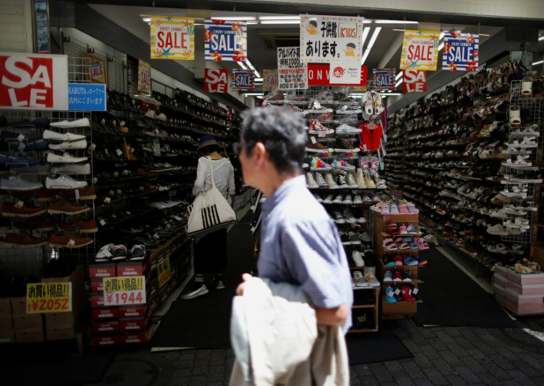 Раньше крали зонтики при входе, в этом году нередко тырили рис