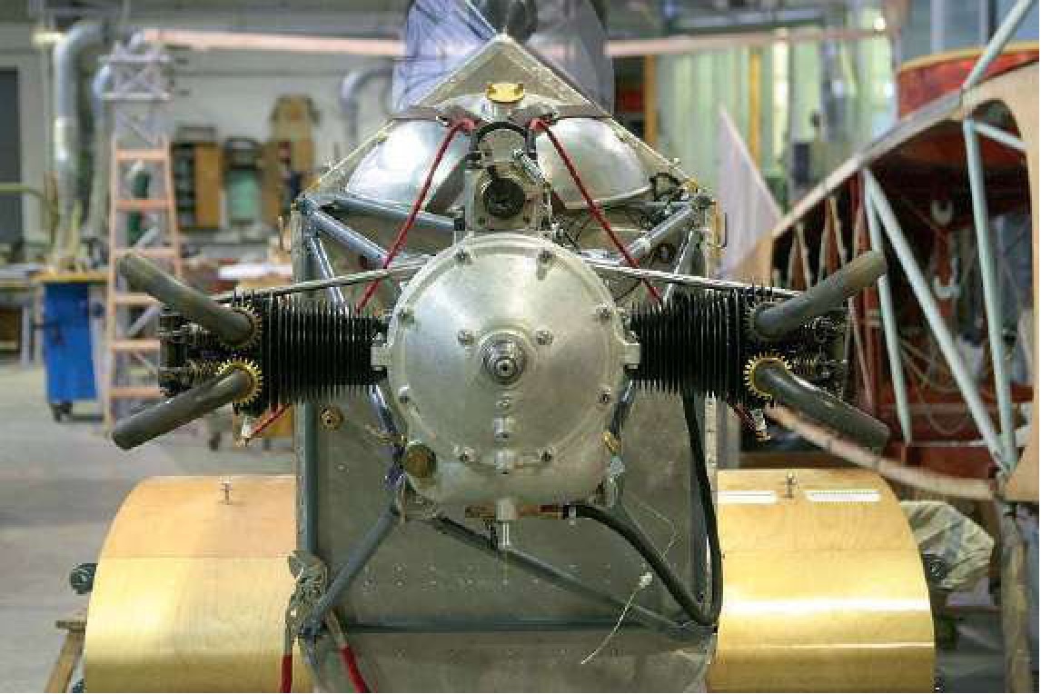 основой проекта по созданию копии легкого самолета Klemm L 20 стал двигатель Daimler F7502 (заводской номер 66481)