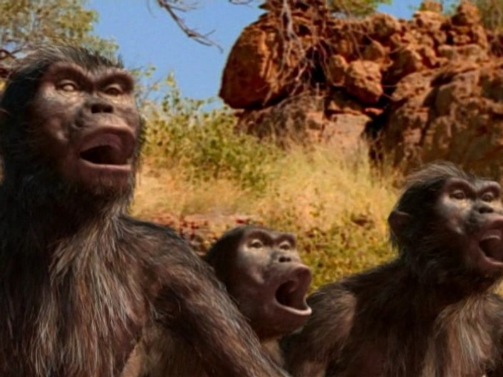 Сперва для озвучивания австралопитеков пригласили людей. Результат оказался смехотворным, пришлось по старинке играться с записями голосов шимпанзе. 