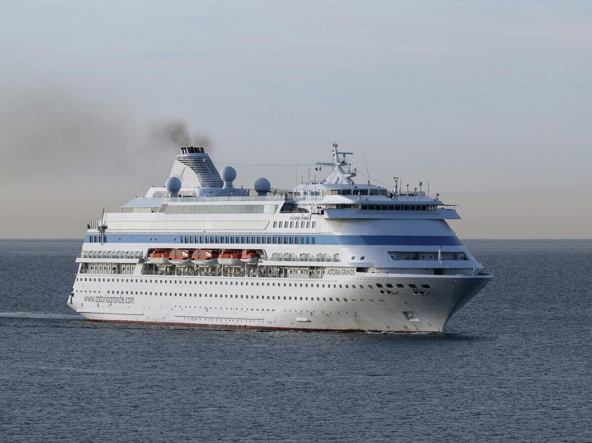    Международный круизный лайнер Astoria Grande в морском порту Сочи | © РИА Новости / Сергей Кулаков