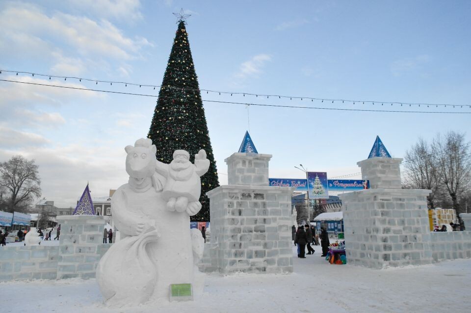 Новогодняя площадь Сахарова. Самое начало 2010 -х годов. Позаимствовано на открытых ресурсах. 