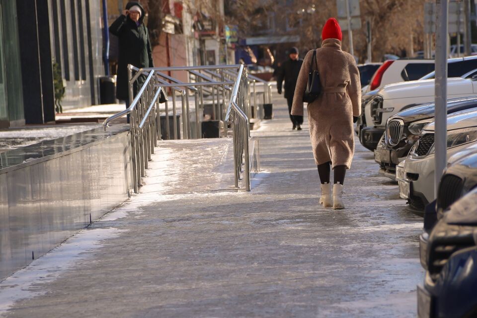    Гололед. Барнаул. Источник: Виталий Барабаш/"Толк"