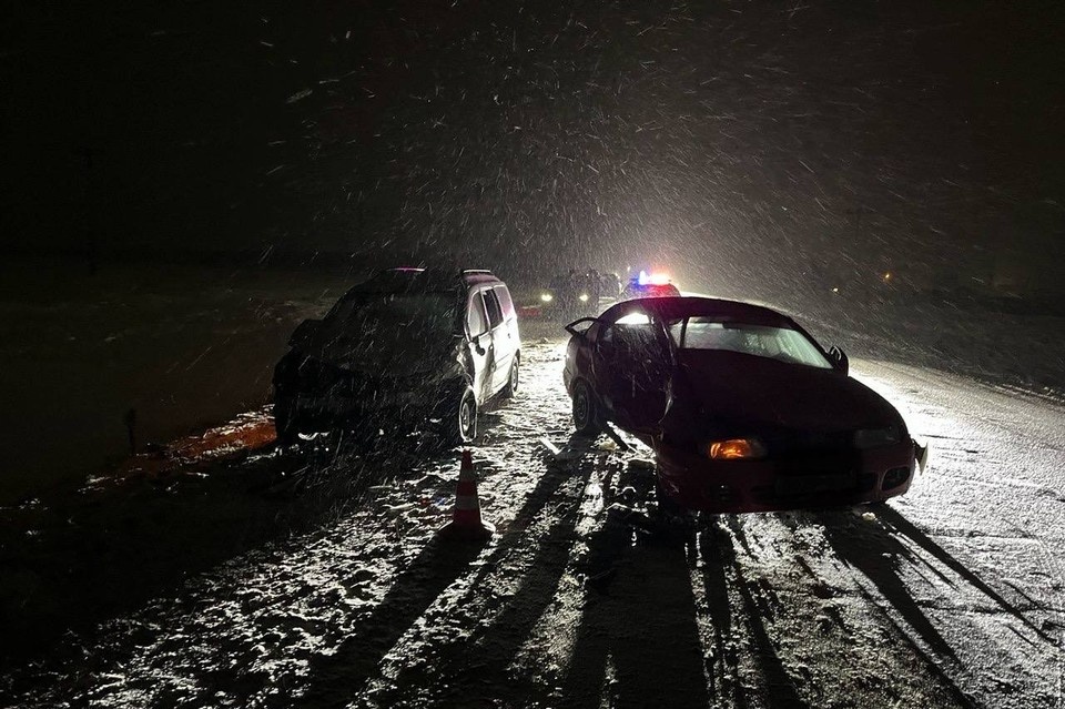    В Первомайском помощь врачей также потребовалась троим участникам аварии УМВД России по Оренбургской области
