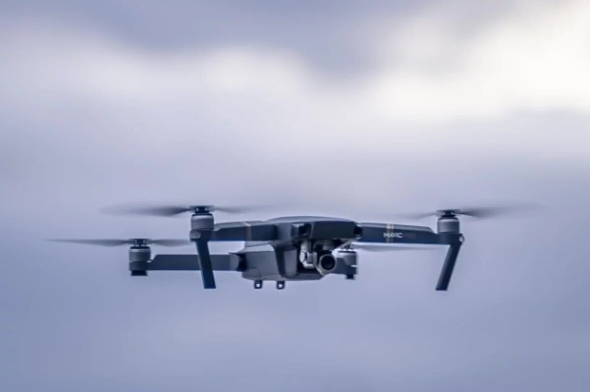    Над Смоленской областью в ночь на 5 января сбили украинский беспилотник