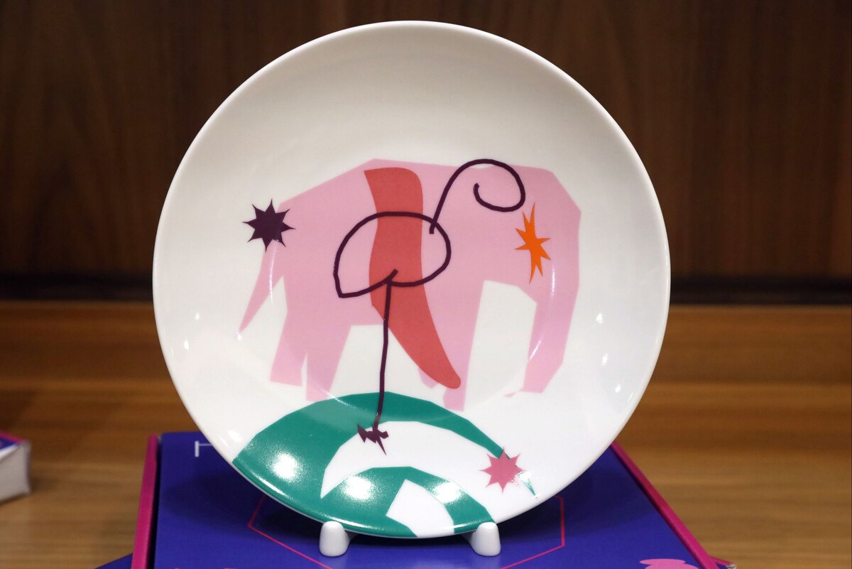    Рисунки, которые выдала нейросеть, напоминают наивное искусство./Сергей Михеев/ РГ