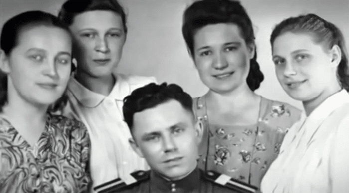 Писатель-герой с медалями или злодей с кличкой "Алекс Лютый"? Самозванец, который 30 лет обманывал всю страну