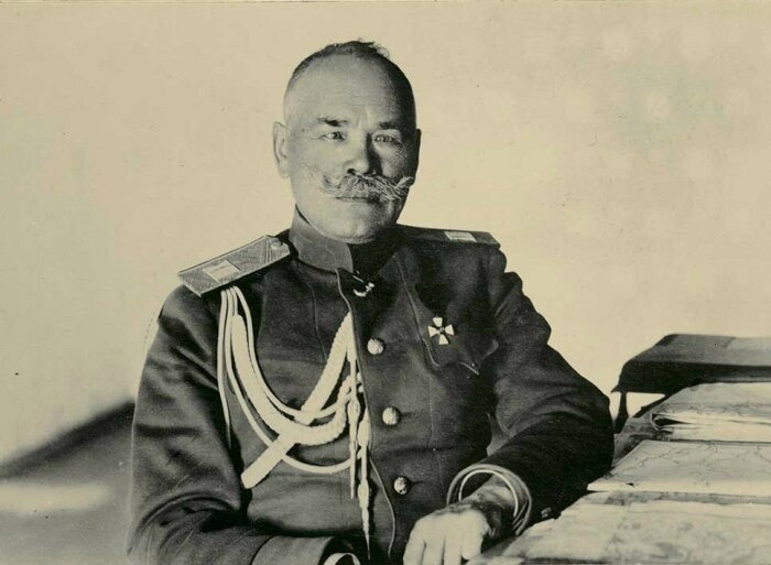 Начальник штаба Ставки Верховного главнокомандующего генерал Алексеев. 