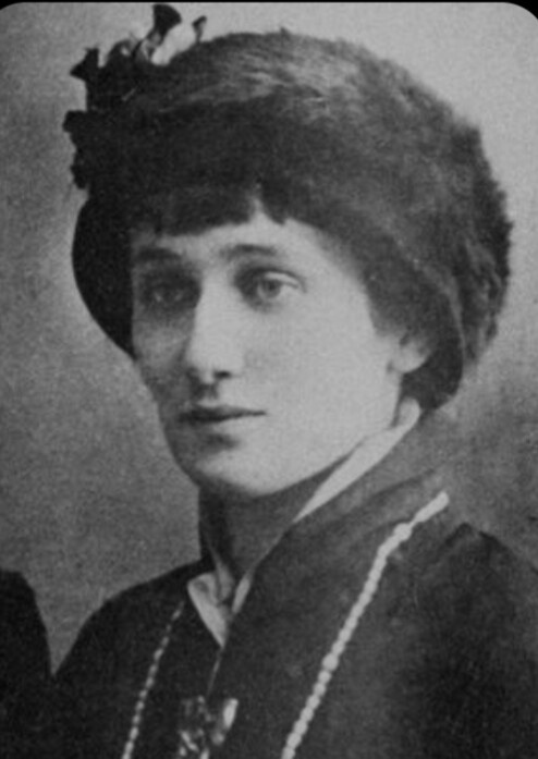 Анна Ахматова. Строгий взгляд из Серебряного века