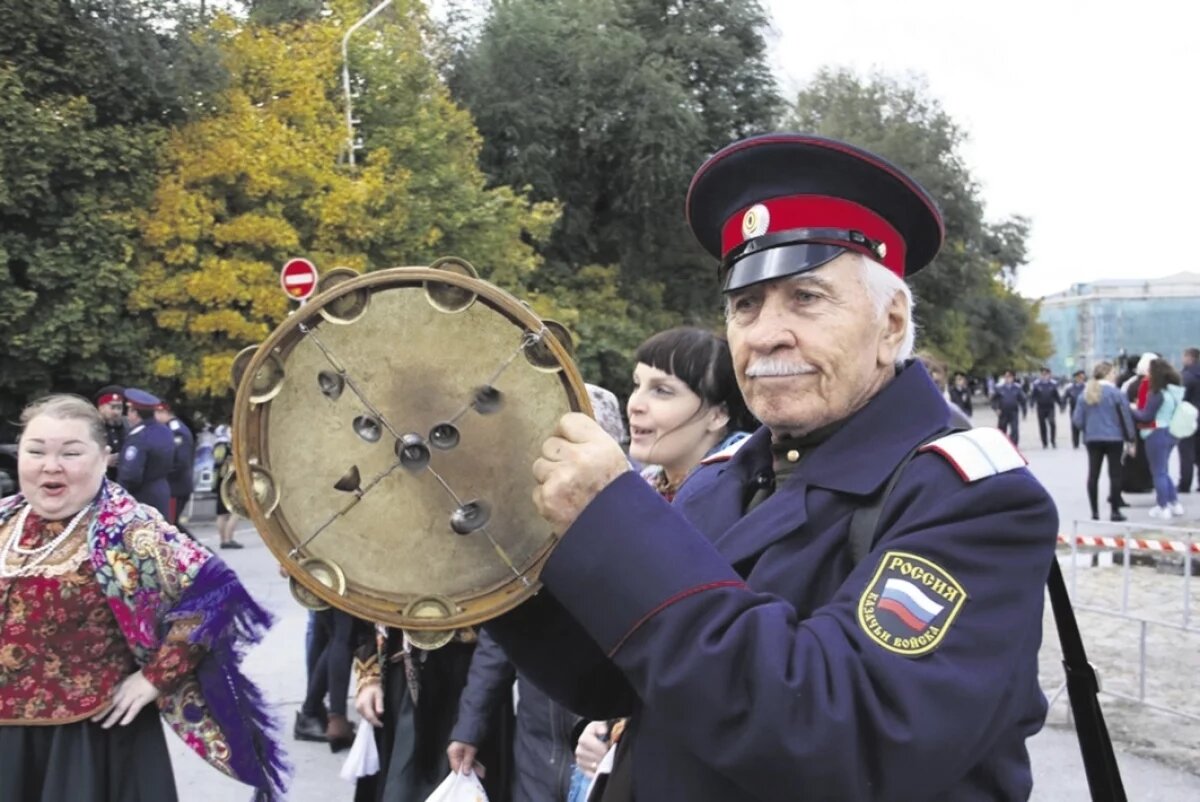   От застолья — к приключениям.