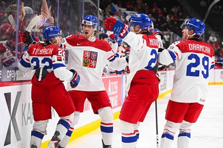 Чешские хоккеисты рады выходу в финал.  фото: яндекс.