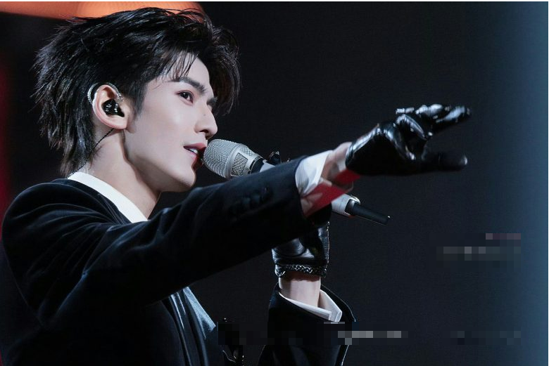 Китайский актер Чжан Линхэ.