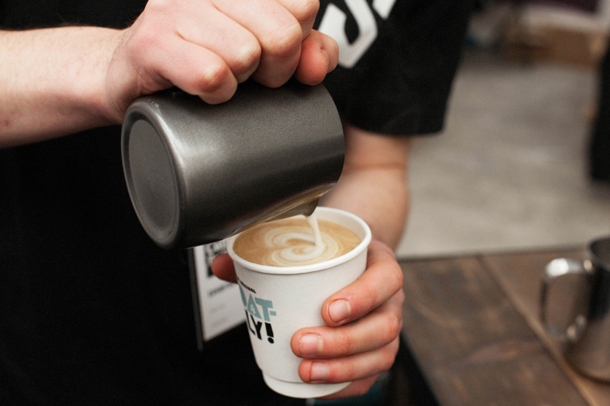 Профессионалы выбирают овсяное молоко OATLY BARISTA!  