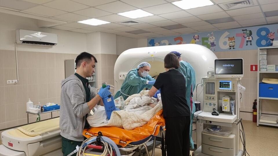     Пострадавшего при теракте в Хорлах ребенка доставили на лечение в Москву Пресс служба в Минздрав РФ