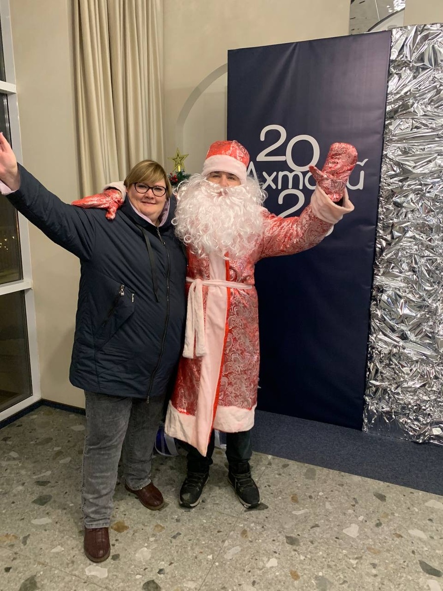 Фото автора канала. Татьяна и Дед Мороз