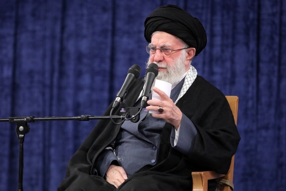    Верховный лидер Ирана аятолла Али Хаменеи может эвакуироваться в случае обострения протестов GLOBAL LOOK PRESS