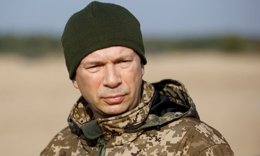 SHOT: главком ВСУ Сырский отправил отца в клинику в Подмосковье на Новый год