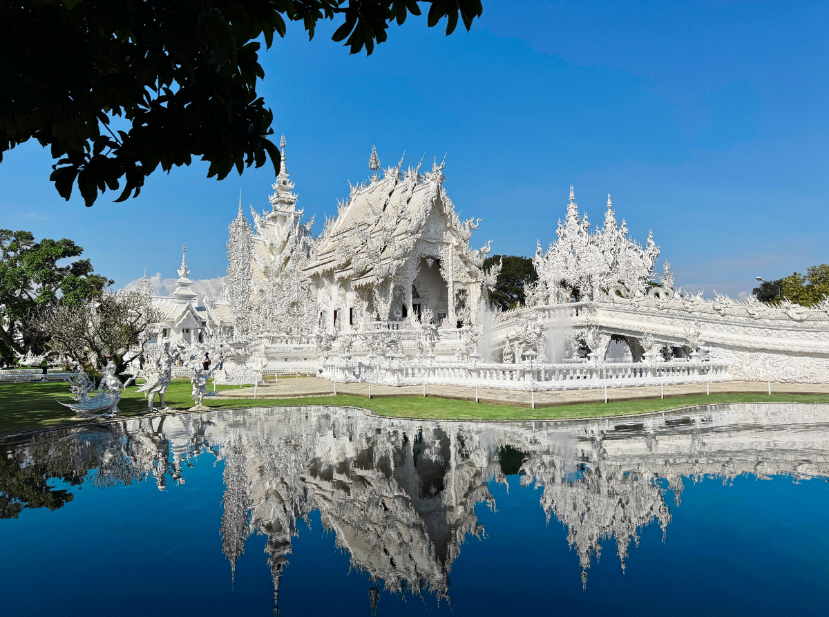 Белый храм в Чианграе (Wat Rong Khun)
