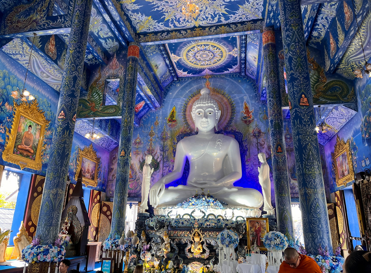 Чианграй Синий храм (Wat Rong Suea Ten)