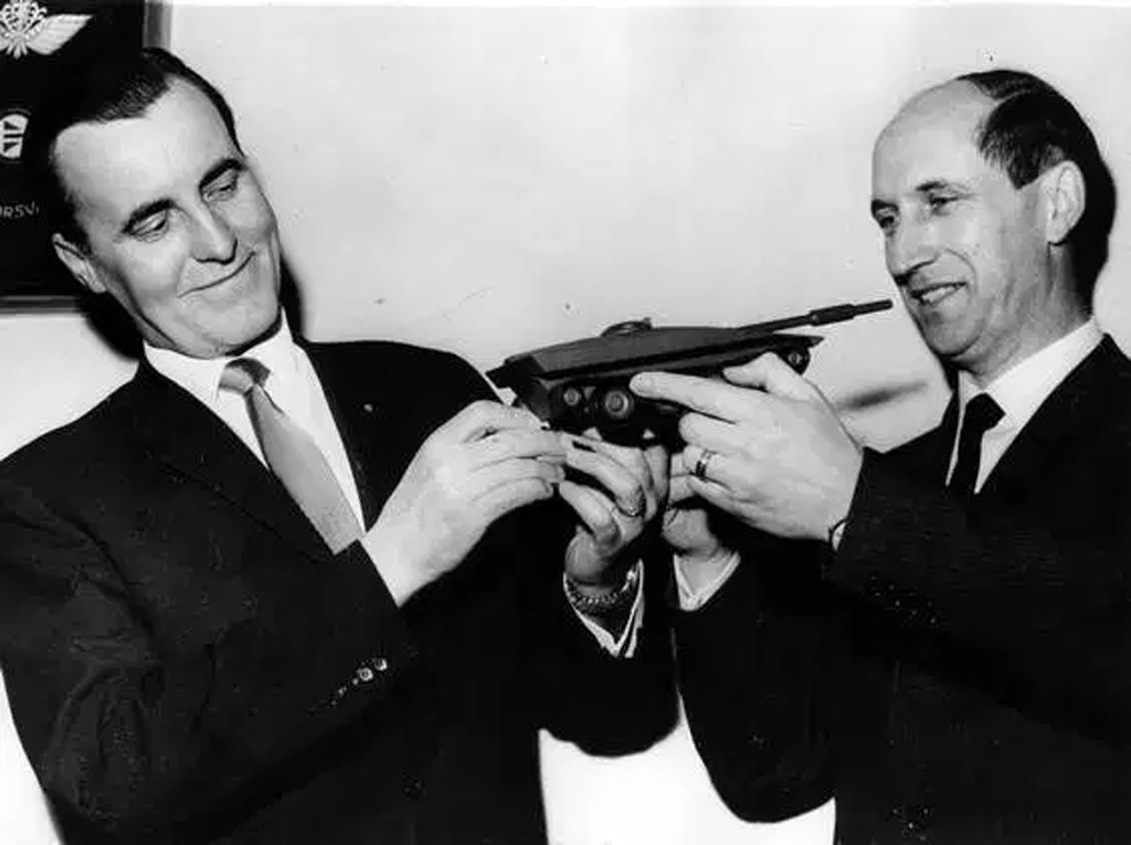 Свен Берге и макет Strv S.