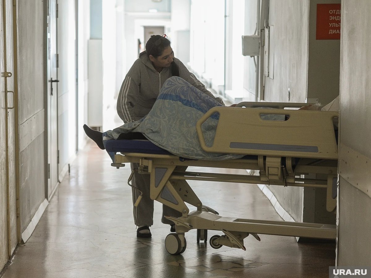     Больные вынуждены спать в верхней одежде и под двумя одеялами