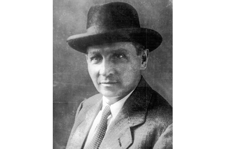    Яков Смоленский   
Из архивов Крымского академического русского драматического театра имени М. Горького