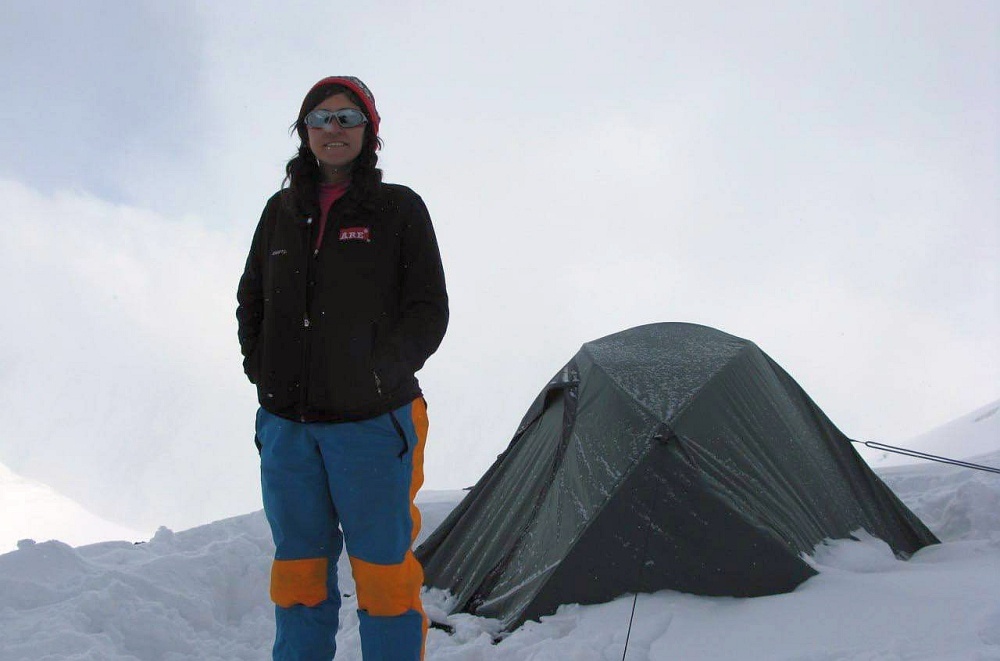    На фото: хозяйка камеры. Это знаменитая иранская альпинистка Парасту Абришами. / Фото: t.me/Alicetrrip