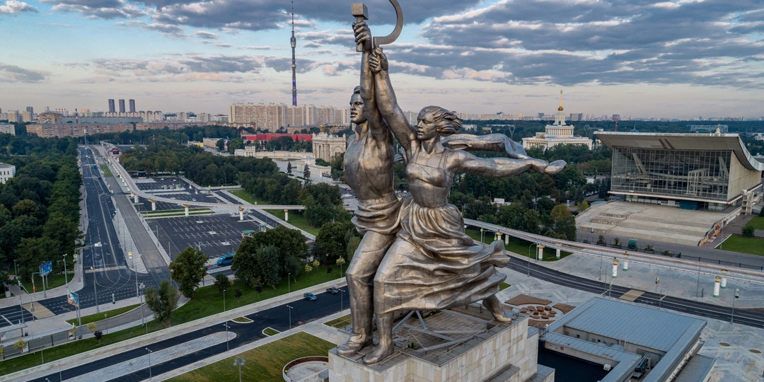 «Рабочий и Колхозница»: Как памятник должен был выглядеть изначально