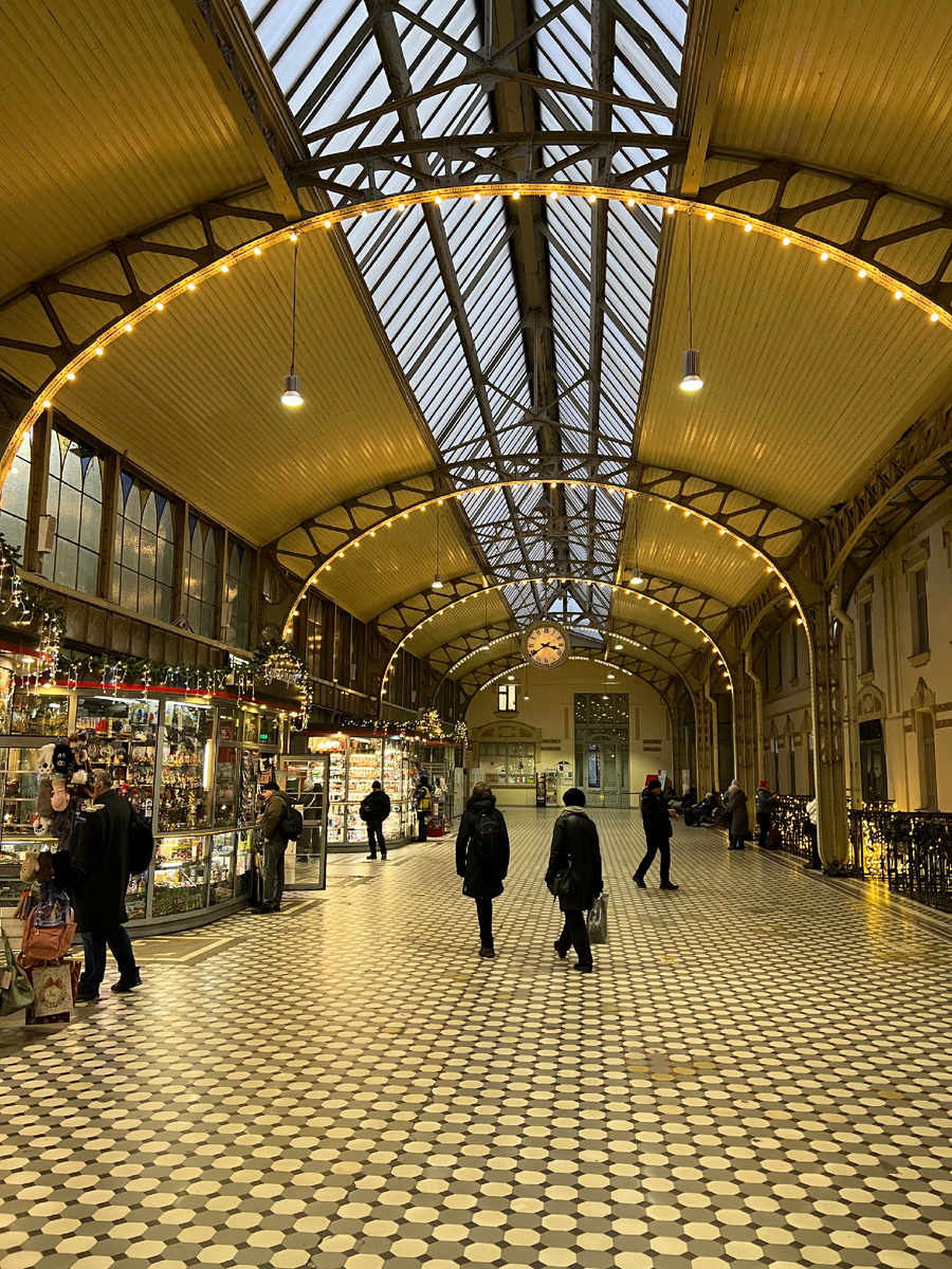 Время как будто замерло здесь 