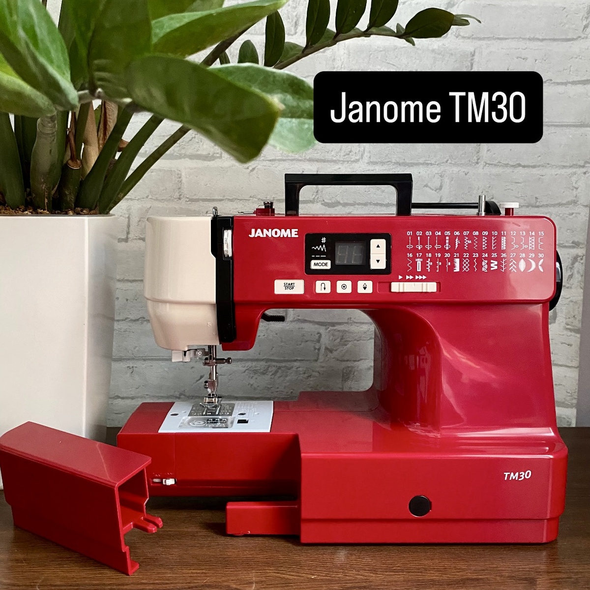 Символ года красного коня - красная машина!