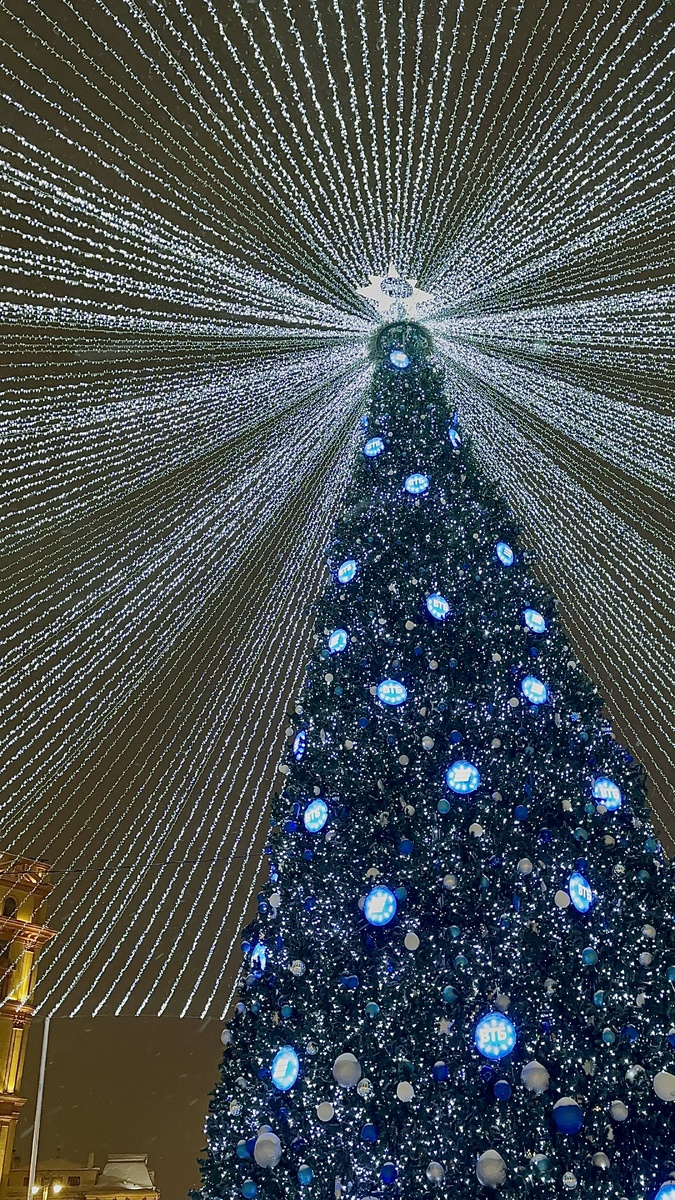 Елка ВТБ рядом с ЦДМ на Лубянке