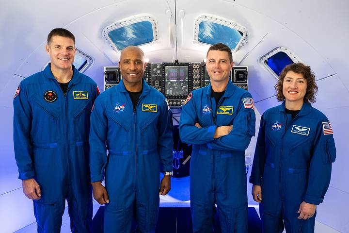 Астронавты, которые войдут в состав миссии НАСА «Артемида II».