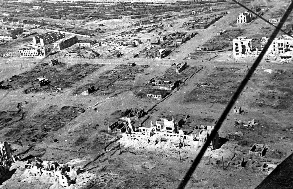 (Сталинград 1944 год)