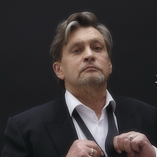     Спектакль «Вертинский» с Александром Домогаровым покажет «Культура»