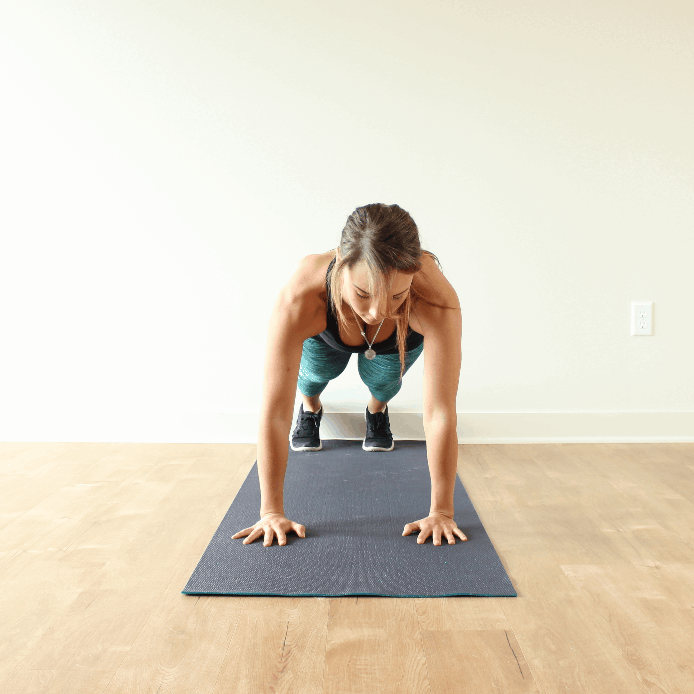 Планка с касанием плеча