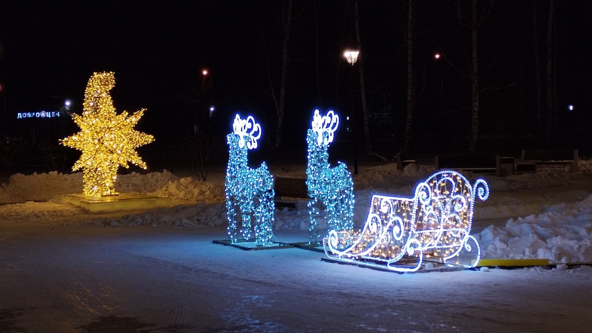 С Рождеством Христовым. Тематические композиции у собора Рождества Христова.