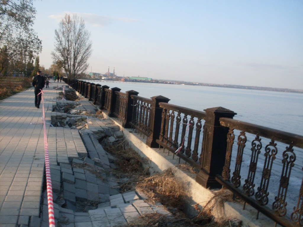 Набережная Таганрога после урагана в сентябре 2014