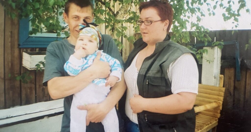 В 10 лет Катя стала сиротой, из-за глухоты ее ошибочно признали умственно отсталой и отправили в специнтернат