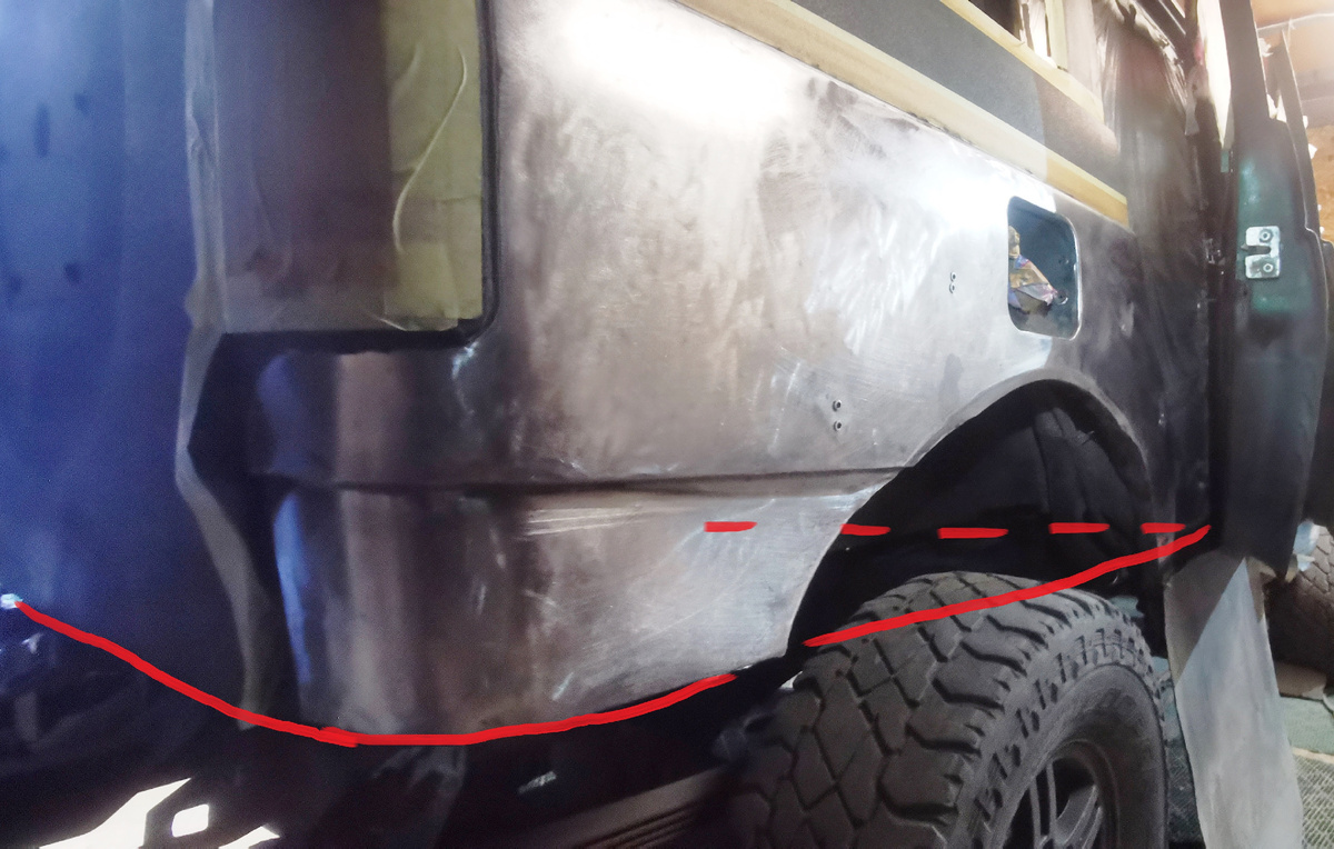 За последние годы было переварено около трети пола. Снос  ЛКП до металла, затем цинк. Очагов коррозии не обнаружено. 