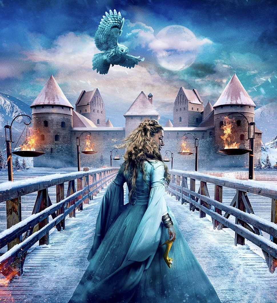 Почему Золушка идет в Хогвартс, кто-нибудь в курсе? Даже Букля вон на афише летает. (Фанаты "Гарри Поттера", думаю, поймут мой намек на плагиат).