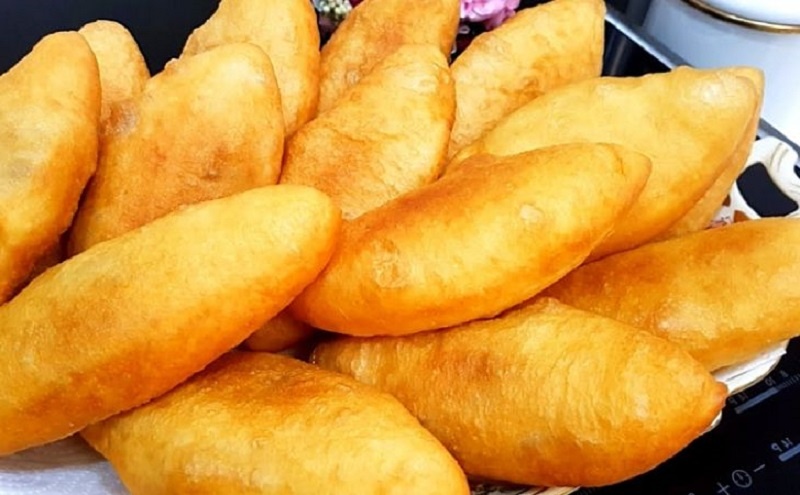 Воздушные пирожки на кипятке: секрет нежного теста, покоривший домашние кухни