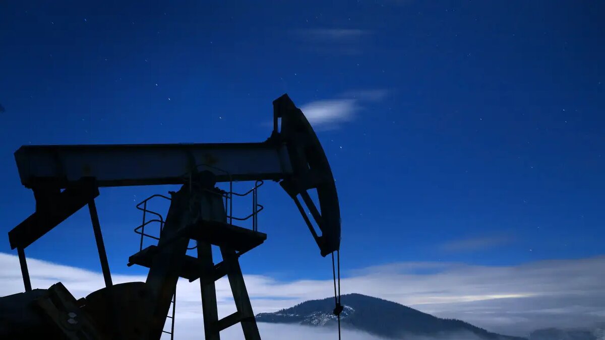    Добыча нефти. © ru.freepik.com