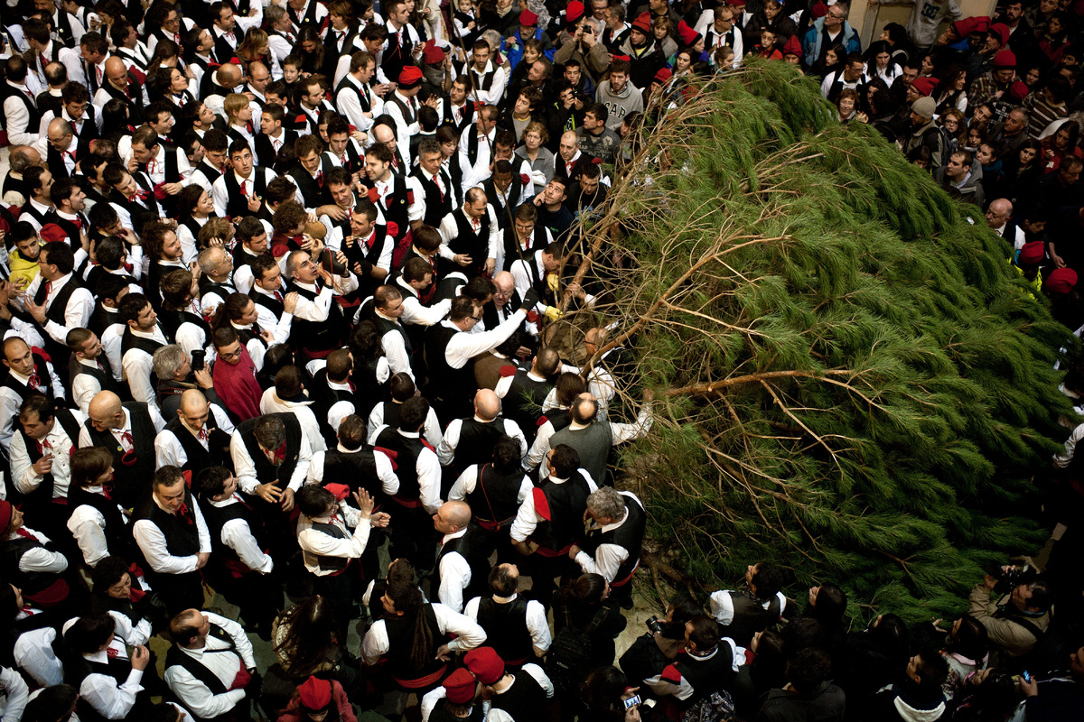    Пир во время зимы: зачем нам нужны новогодние традиции и какими необычными они бывают