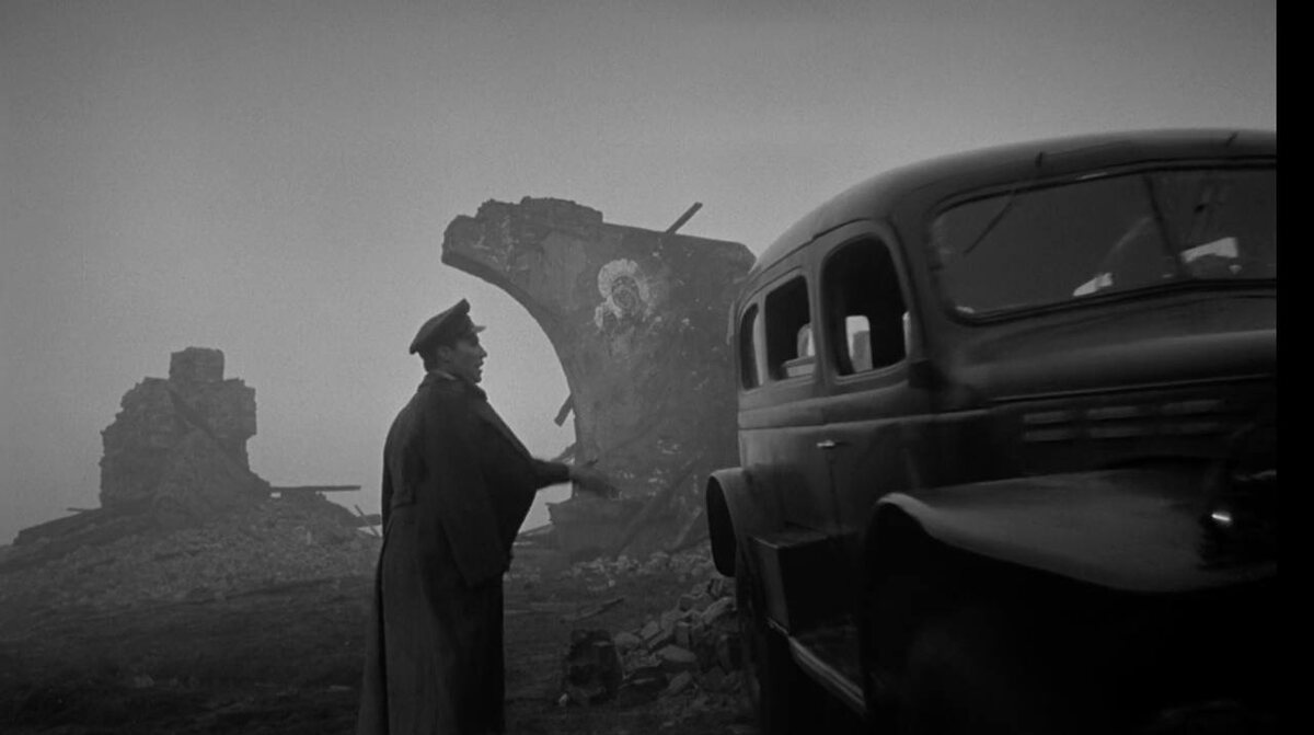 "Война лишила меня детства, но не моей мечты!" Стоп-кадр из “Иваново детство”