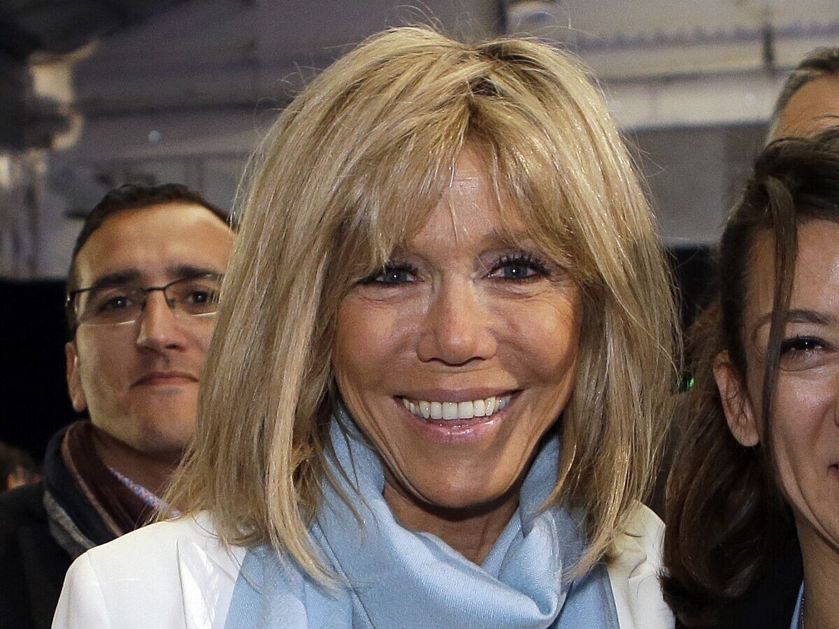    Жена нового президента Франции Эммануэля Макрона Брижит Макрон | © AP Photo / Claude Paris